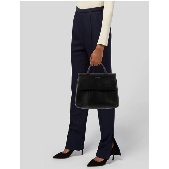 Tory Burch Handbags - TORY BURCH
Textured Leather Black Handle Bag
